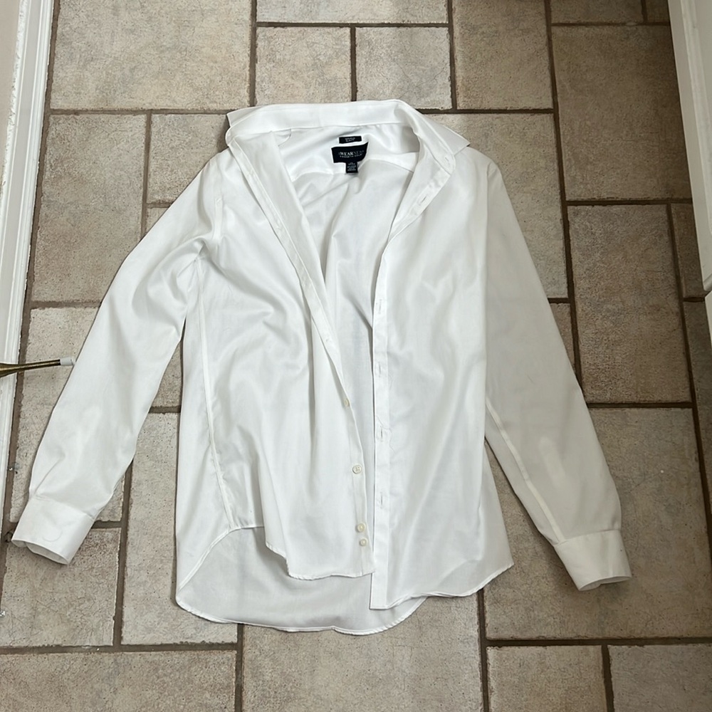 Men’s white dress shirt